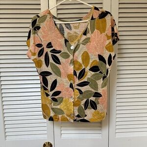 Beautiful 100% Linen Short Sleeve Top Mother of Pearl Buttons Medium